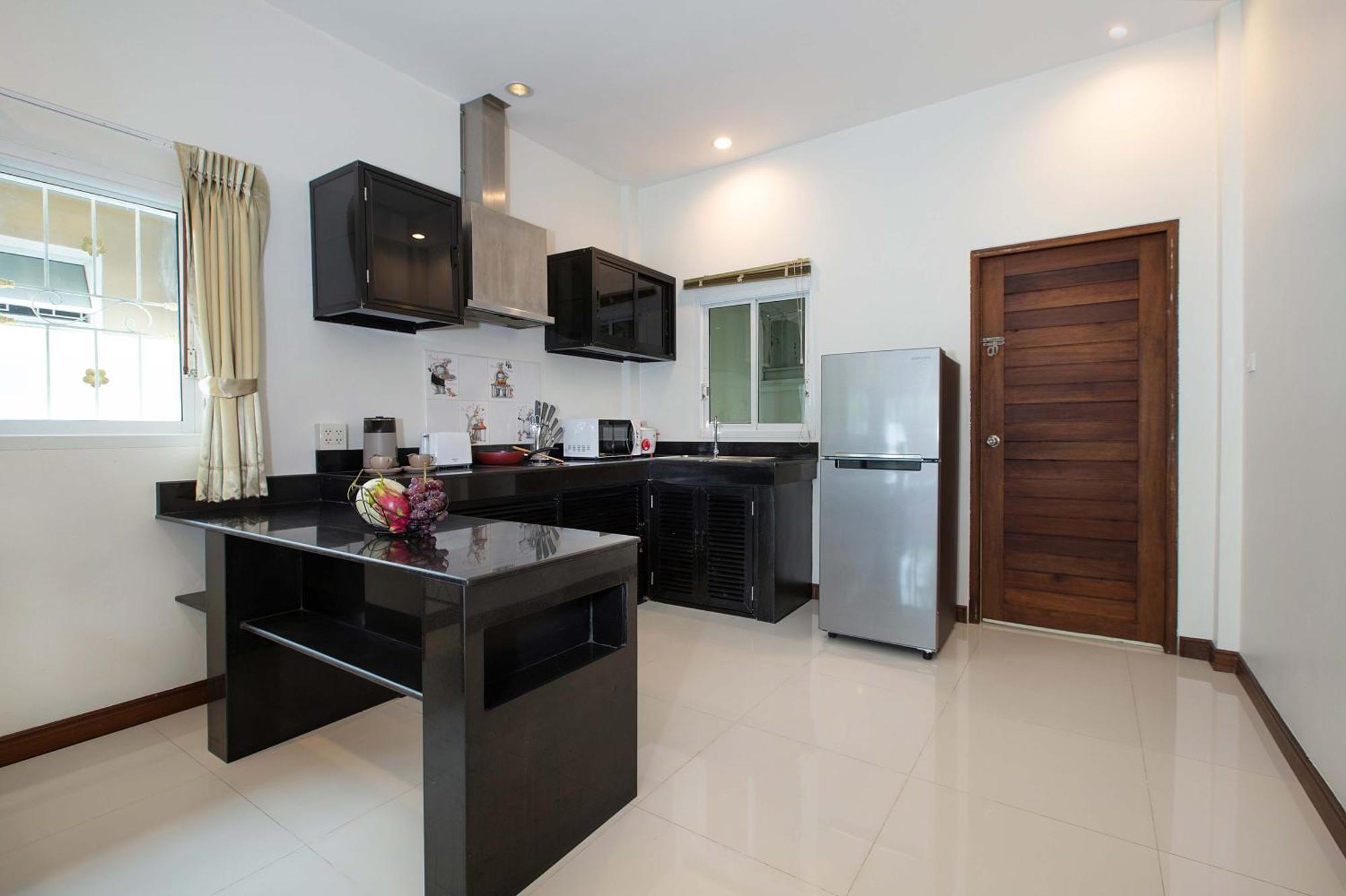 Family 2Br Villa Lancelot 3 With Jacuzzi Pool, Just 10 Min Drive Naiharn And Rawai Ban Saiyuan ภายนอก รูปภาพ